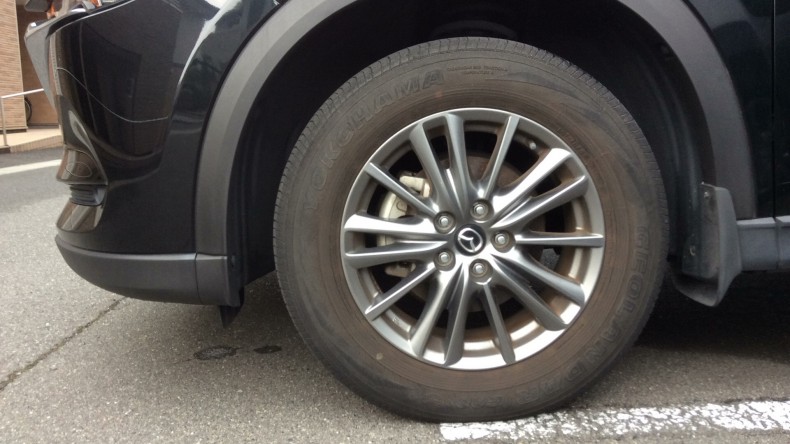 タイヤホイール前