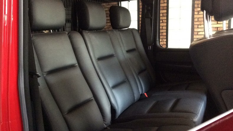 内装後方シート