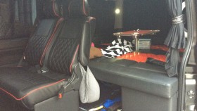 内装後方シート