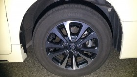 タイヤホイール前