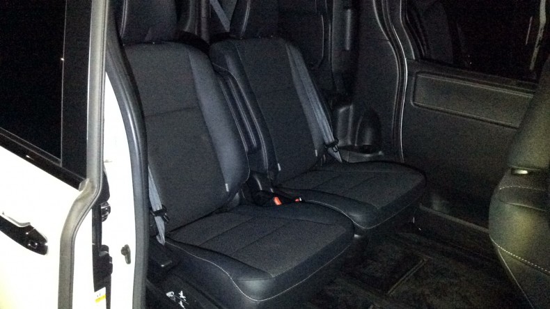 内装後方シート