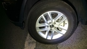 タイヤホイール前