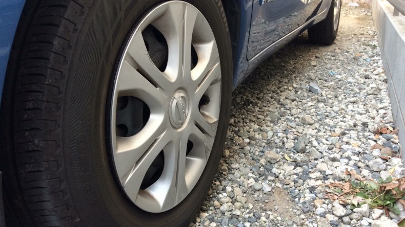 タイヤホイール前