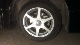 タイヤホイール前