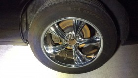 タイヤホイール前