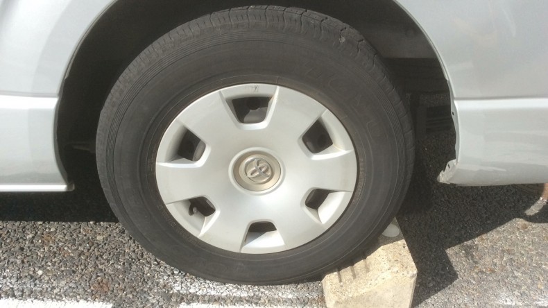 タイヤホイール前