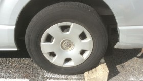タイヤホイール前