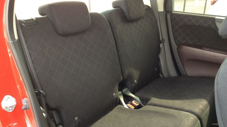 内装後方シート