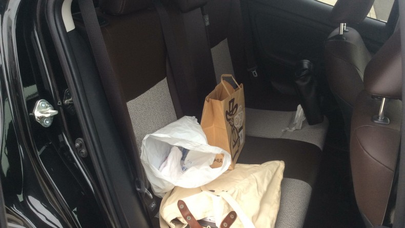 内装後方シート