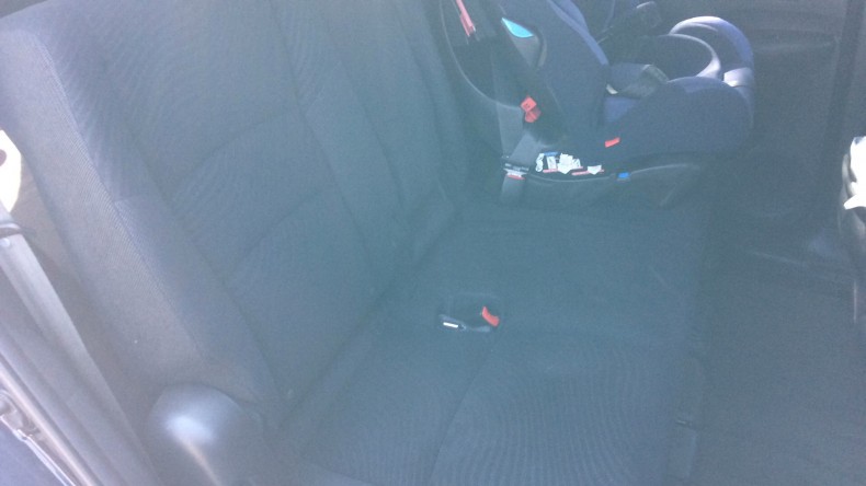 内装後方シート