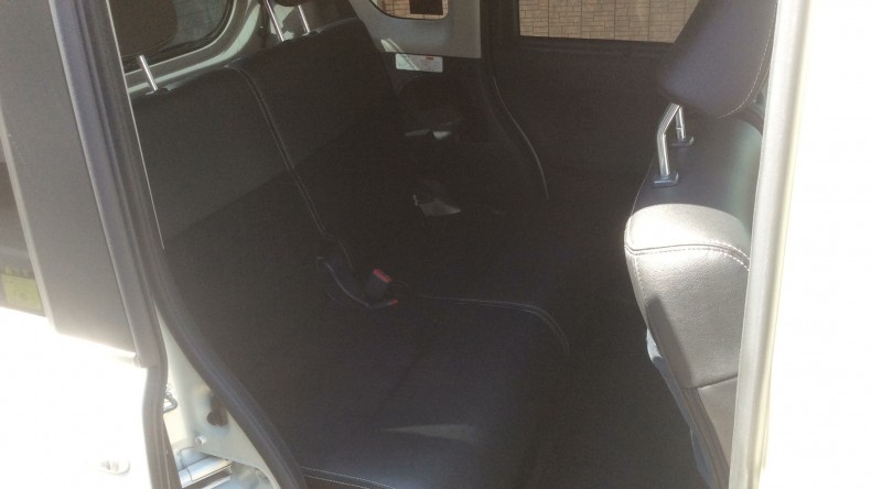 内装後方シート