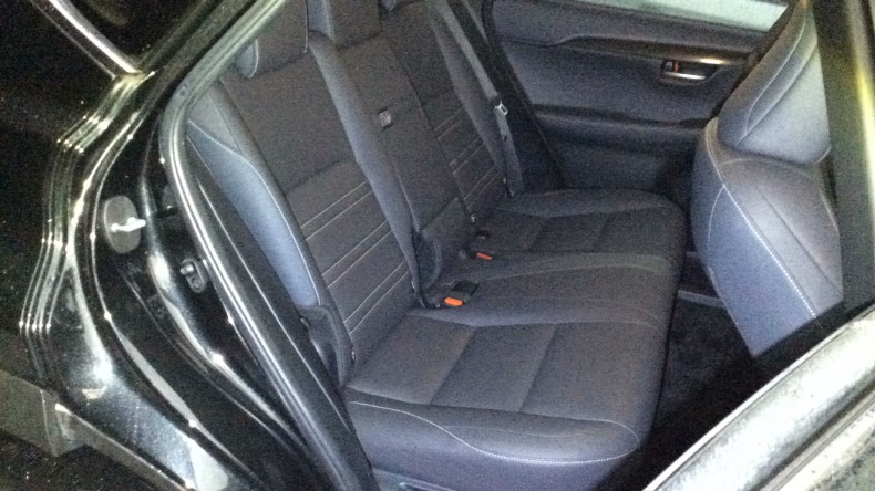 内装後方シート