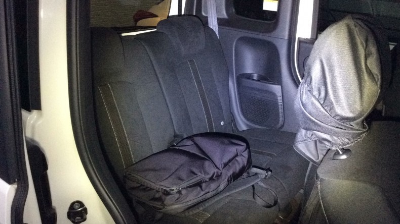 内装後方シート