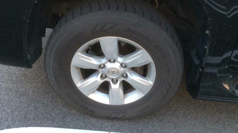 タイヤホイール前