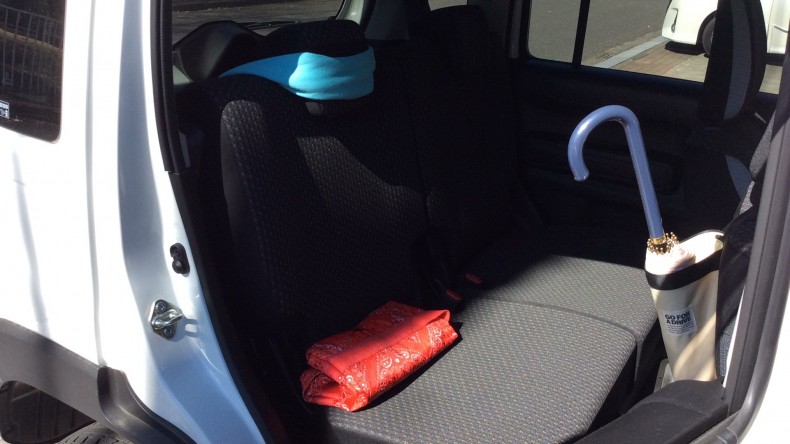 内装後方シート