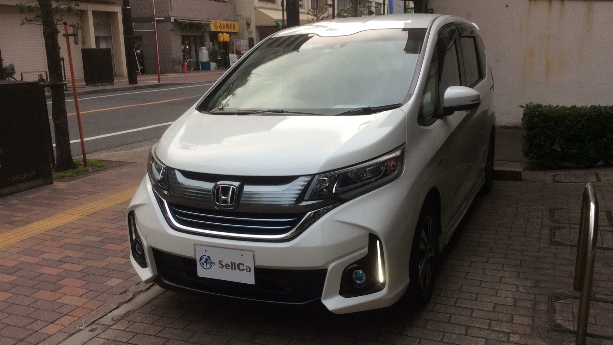 ホンダ フリード+ハイブリッドの車種サムネイル画像