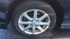 タイヤホイール前