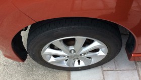 タイヤホイール前