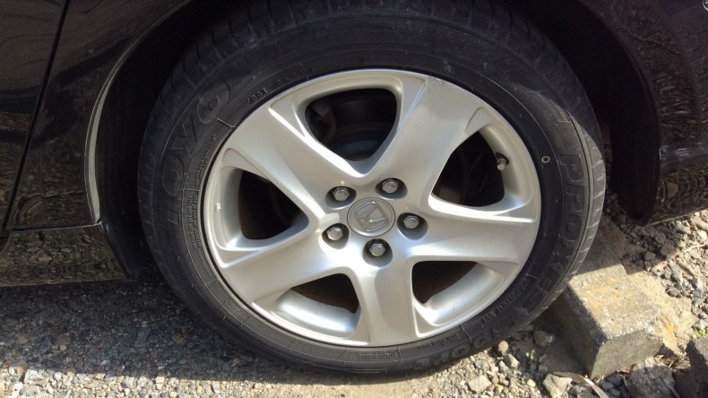 タイヤホイール前