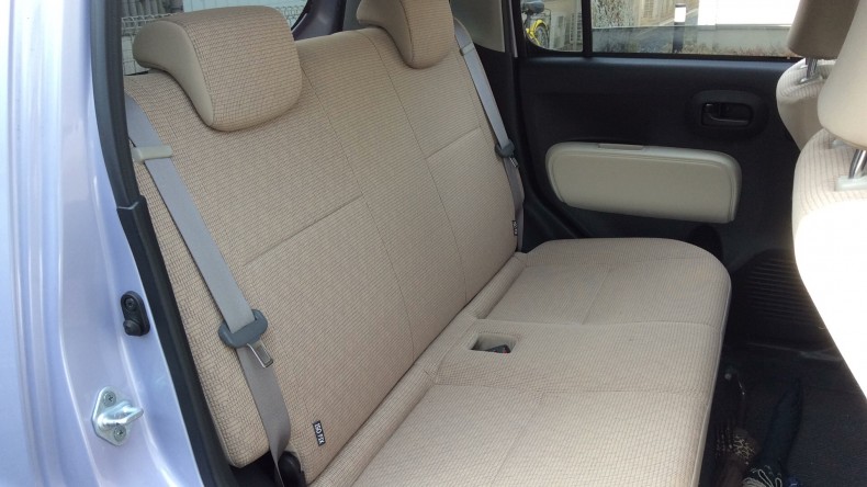 内装後方シート