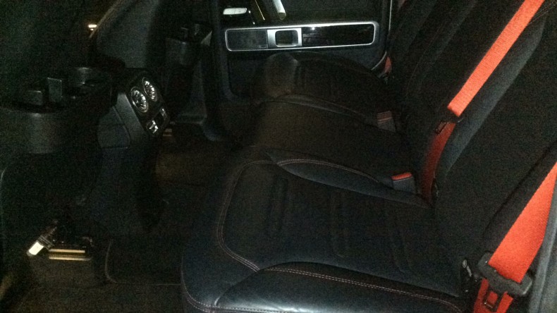 内装後方シート