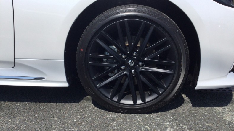 タイヤホイール前