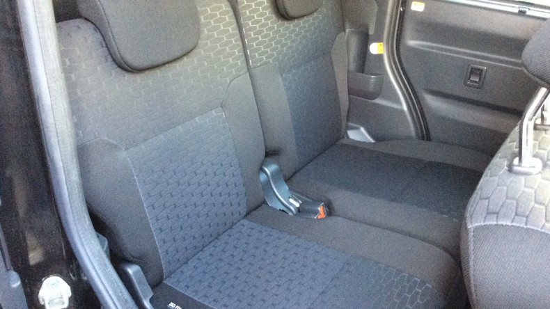 内装後方シート