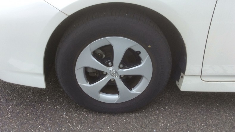 タイヤホイール前