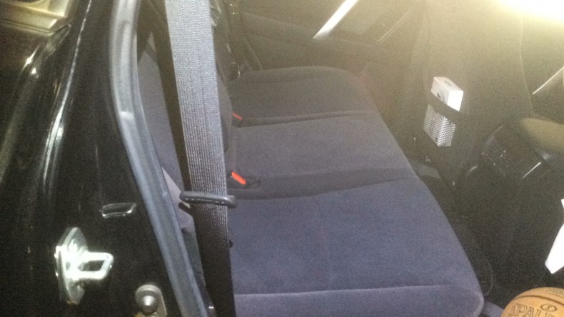 内装後方シート