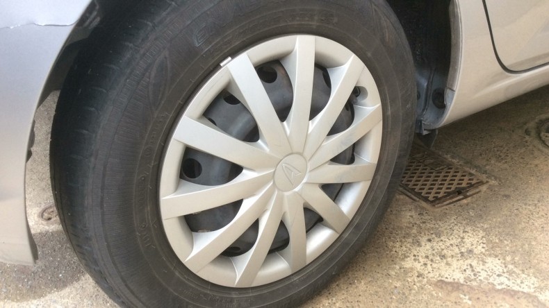 タイヤホイール前