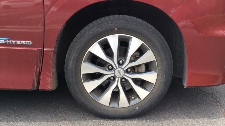 タイヤホイール前