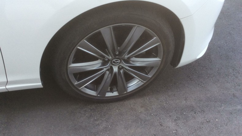 タイヤホイール前