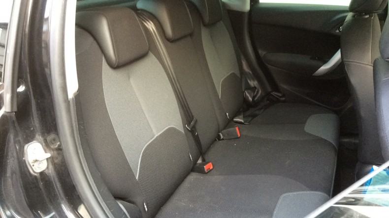 内装後方シート