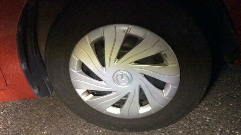 タイヤホイール前