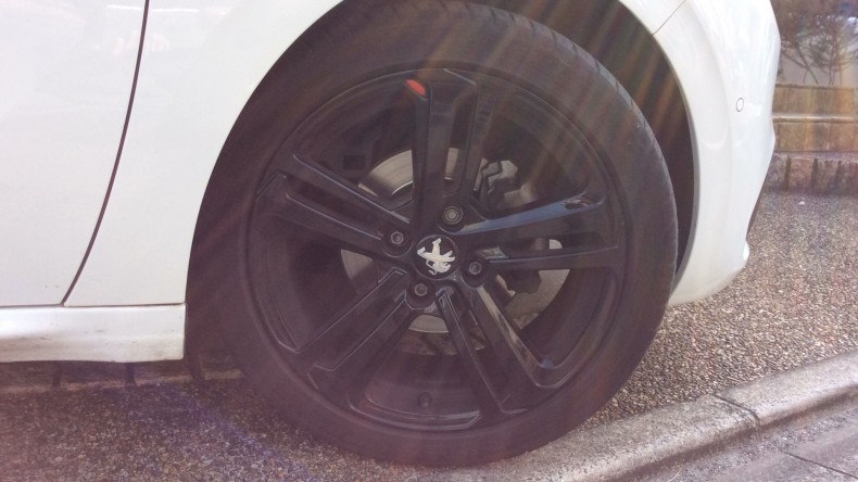 タイヤホイール前