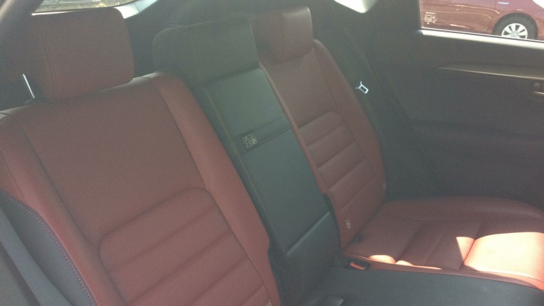 内装後方シート