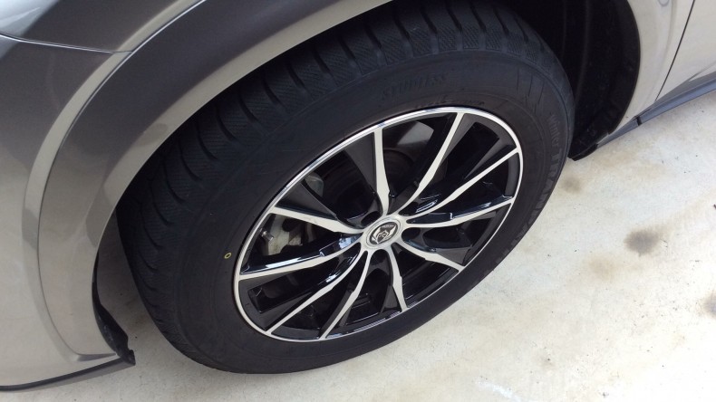 タイヤホイール前