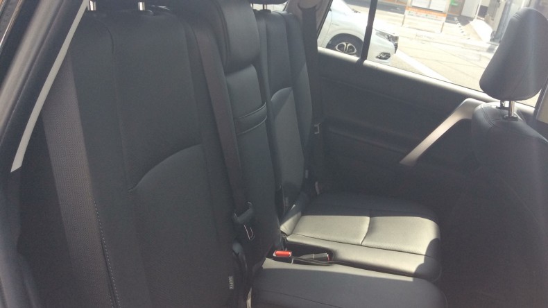 内装後方シート