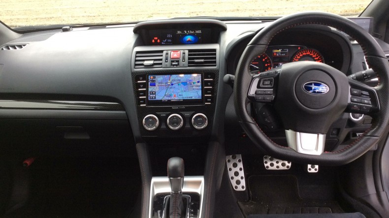 内装インパネ全体