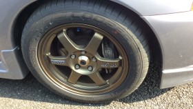 タイヤホイール前