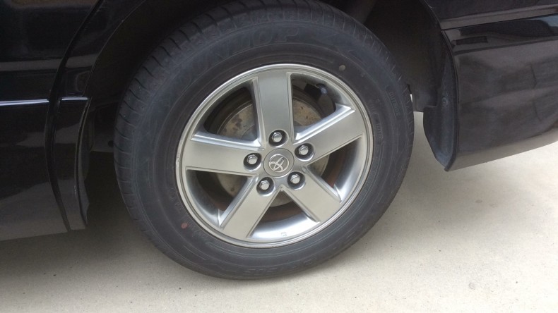 タイヤホイール前