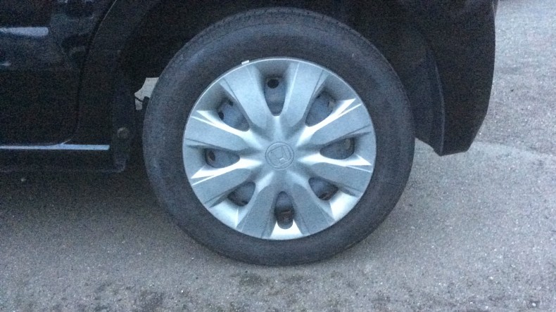 タイヤホイール前