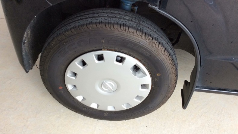 タイヤホイール前