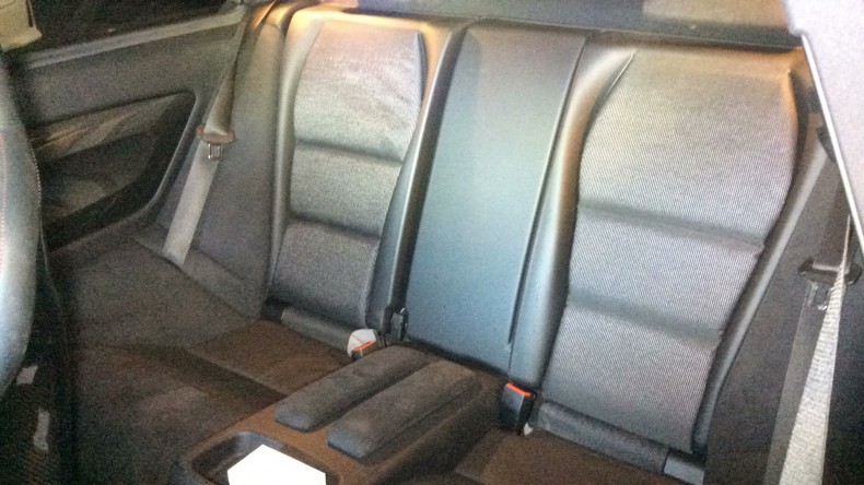 内装後方シート
