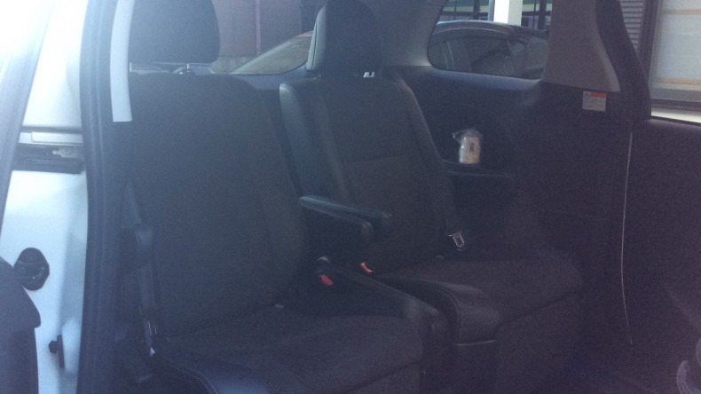 内装後方シート