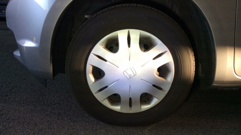 タイヤホイール前