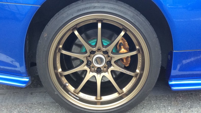 タイヤホイール前