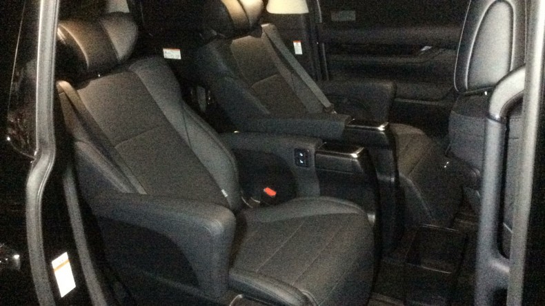 内装後方シート