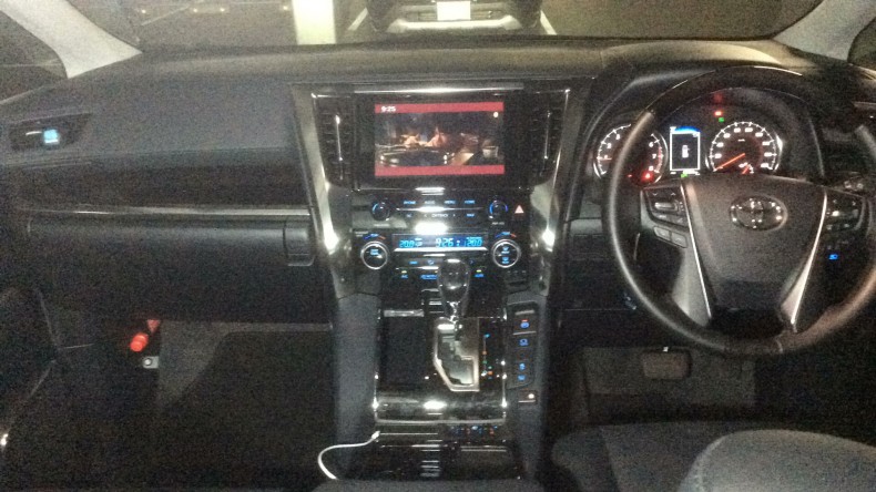 内装インパネ全体