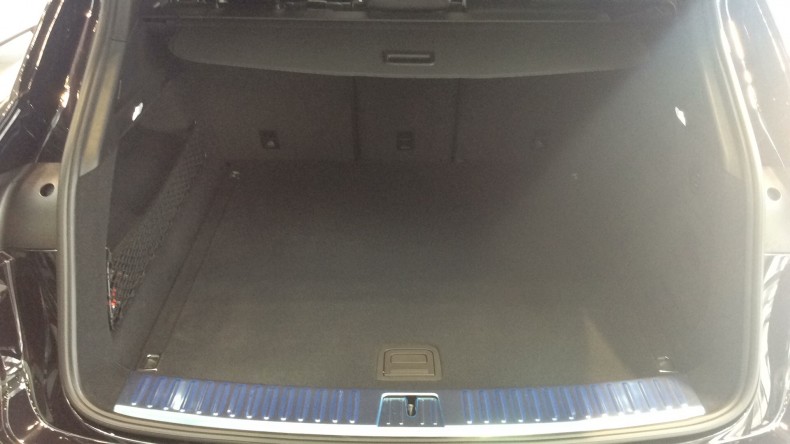内装トランク